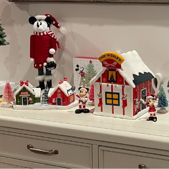 Mickey Mouse and Friends Holiday Cookie Jar - Picture 12 of 12